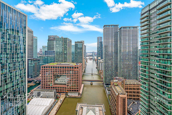 Studio For Sale In Landmark Pinnacle, Marsh Wall, London, E14