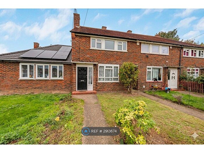 2 Bedroom Terraced House To Rent In Trelawney Avenue, Slough, SL3