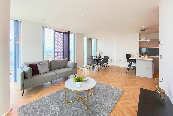 3 Bedroom Flat To Rent In Elizabeth Tower, Deansgate, Manchester, M15