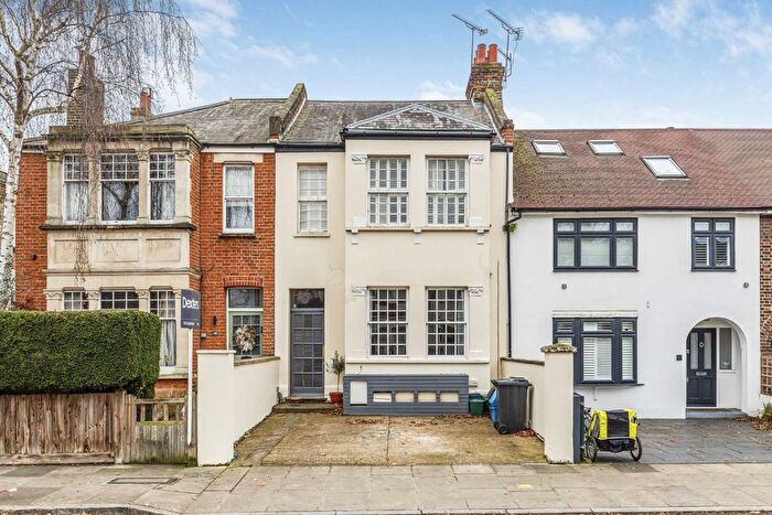 1 Bedroom Flat To Rent In Pagoda Avenue, Richmond, TW9