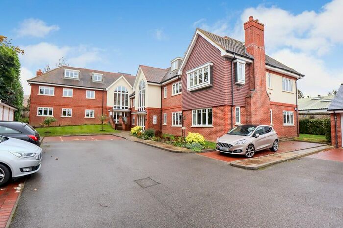 2 Bedroom Flat To Rent In Leyton Road, Harpenden AL5