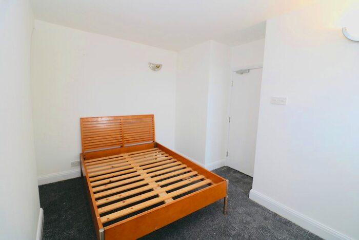 1 Bedroom Flat To Rent In Upper Tooting Road, London SW17