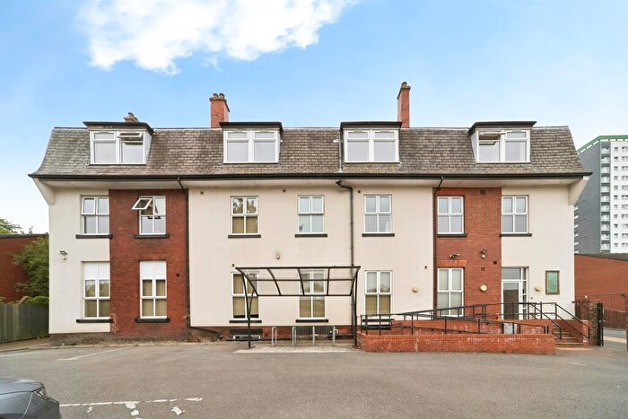 1 Bedroom Apartment For Sale In Lovell Park Hill, Leeds, LS7