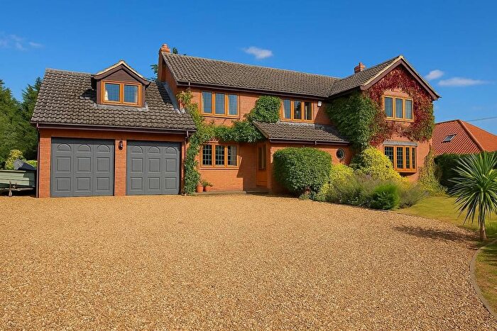 5 Bedroom Detached House For Sale In Bawburgh Lane, New Costessey, Norwich, NR5