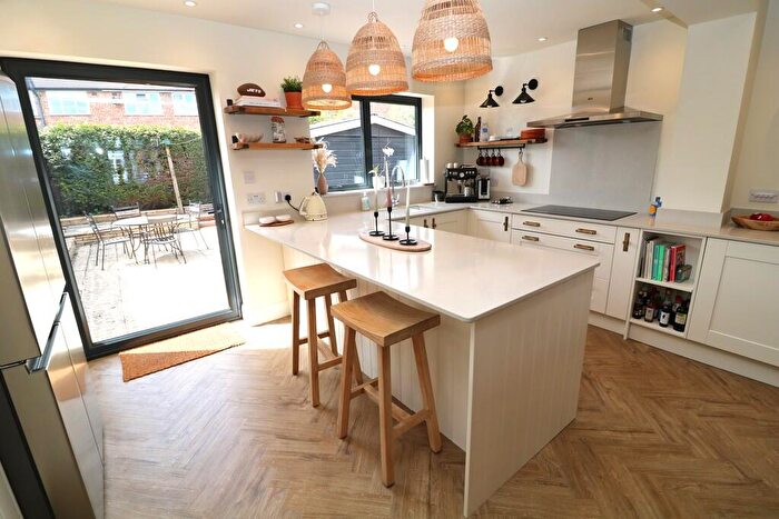 3 Bedroom End Of Terrace House To Rent In Parkway, Dorking, RH4