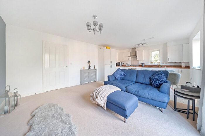 2 Bedroom Flat For Sale In Budd Grove, Winnersh, Wokingham, RG41