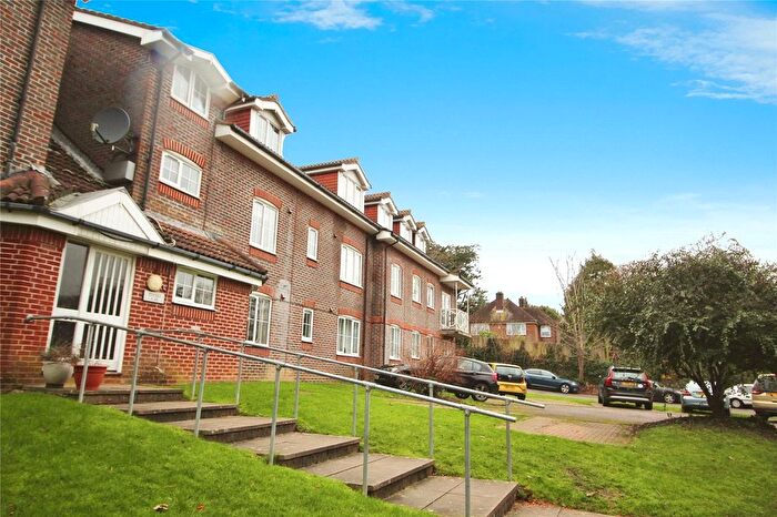 2 Bedroom Flat To Rent In Tower Gate, Preston, Brighton, East Sussex, BN1