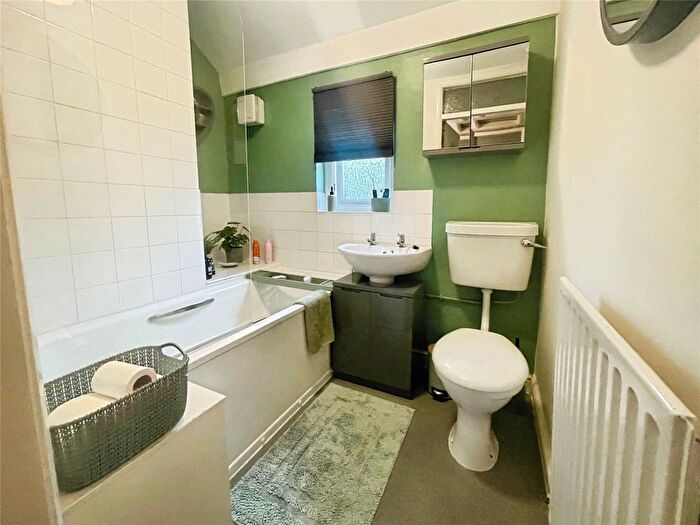 3 Bedroom Terraced House For Sale In Lawrence Avenue, Heath Town, Wolverhampton, West Midlands, WV10