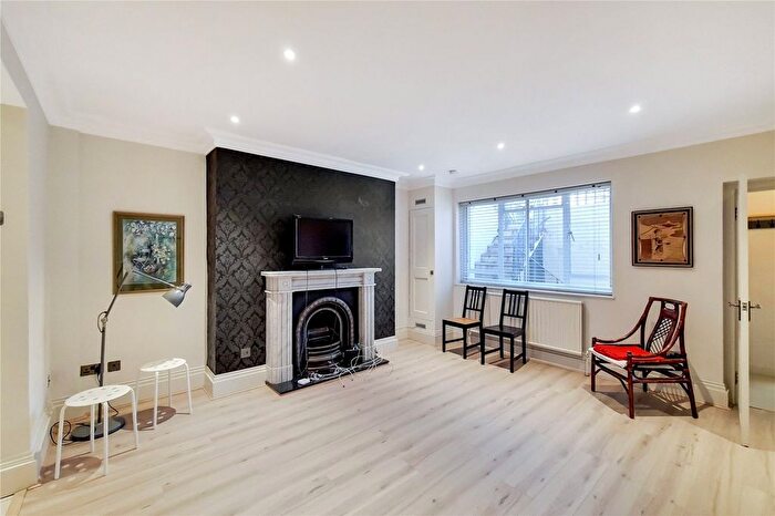 3 Bedroom Terraced House To Rent In Harrington Square, Camden, NW1