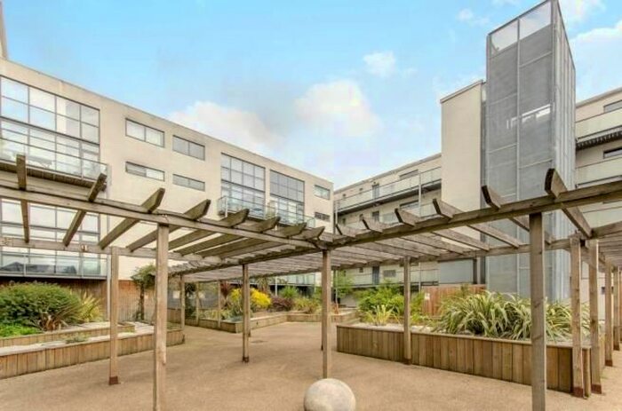 2 Bedroom Flat To Rent In Varcoe Road, , London, SE16