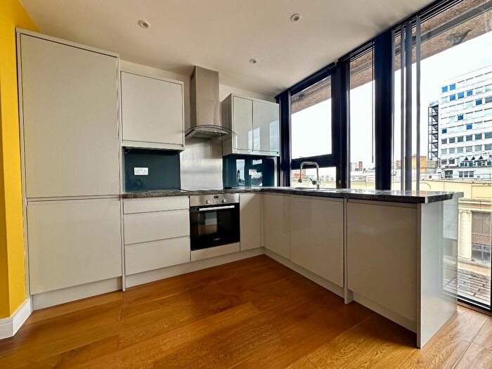 2 Bedroom Flat To Rent In High Street, Southend-On-Sea, Essex, SS1