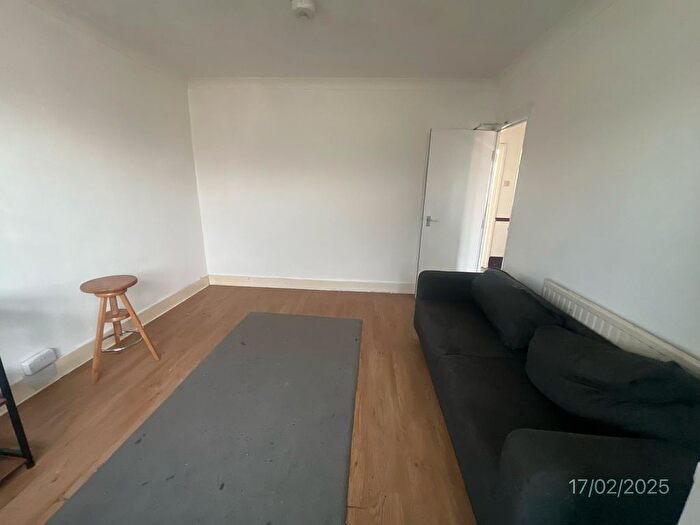 2 Bedroom Flat To Rent In Horace Avenue, Romford, RM7