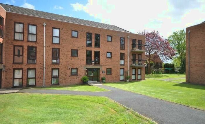 2 Bedroom Flat To Rent In Borrowdale Road, Malvern, WR14