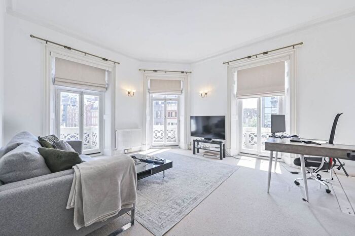 1 Bedroom Flat To Rent In Mandeville Place, Marylebone, London, W1U