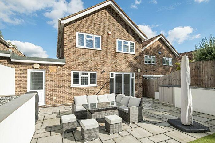 4 Bedroom Detached House For Sale In Monterey Close, Bexley, DA5