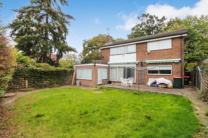 4 Bedroom Detached House For Sale In Rowan Close, Crawley, West Sussex., RH10