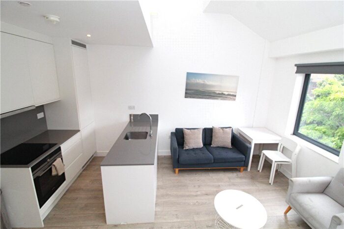 1 Bedroom Flat To Rent In High Street, Purley, CR8