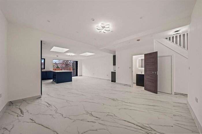 5 Bedroom Terraced House For Sale In Ashburton Avenue, Croydon, CR0