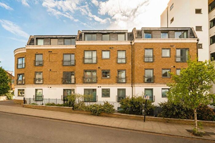 2 Bedroom Flat For Sale In Uxbridge Road, Ealing, W13