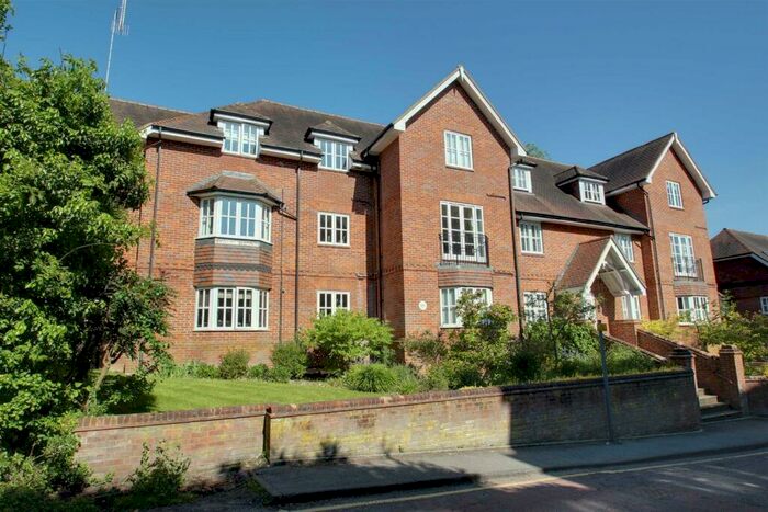2 Bedroom Apartment To Rent In Chesham Road, Berkhamsted, HP4
