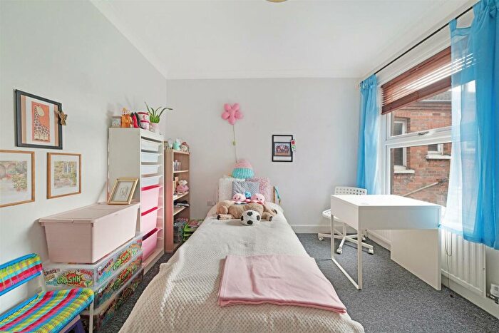 2 Bedroom Apartment To Rent In Diana Road, London, E17