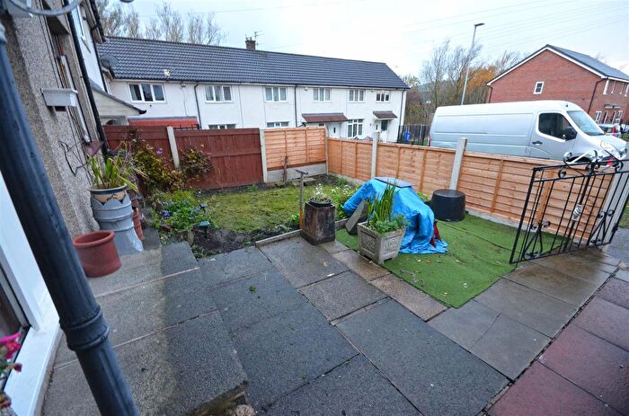 4 Bedroom Semi Detached House For Sale In Waterside, Hyde, SK14