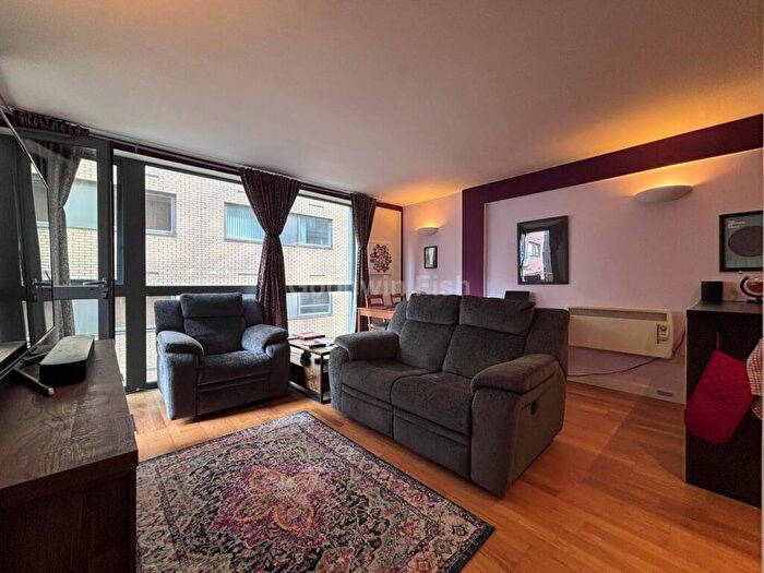 2 Bedroom Apartment For Sale In The Danube, City Road East, Southern Gateway, M15