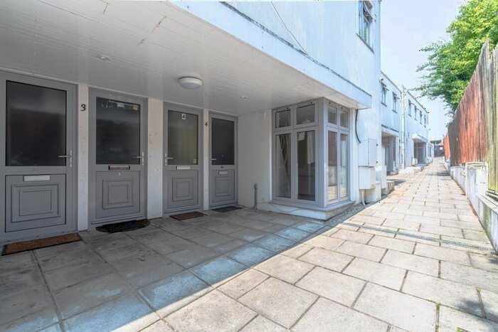 1 Bedroom Apartment To Rent In Mayna Court, Columbia Avenue, Edgware, HA8