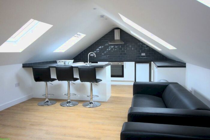 5 Bedroom Detached House To Rent In Flat - Charter Avenue, Canley, Coventry, CV4