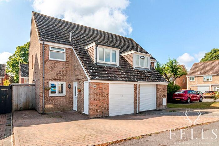 3 Bedroom Semi-Detached House For Sale In Churchill Close, Alderholt, SP6