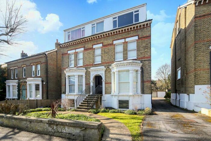 2 Bedroom Flat To Rent In Edge Hill, London, SW19