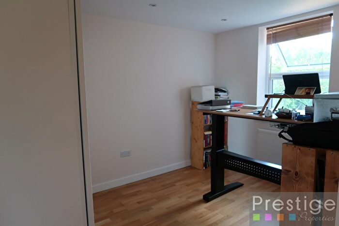 2 Bedroom Flat To Rent In Alexandra Grove, London, N4