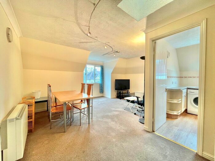 2 Bedroom Flat To Rent In Manor Drive, Wembley, HA9