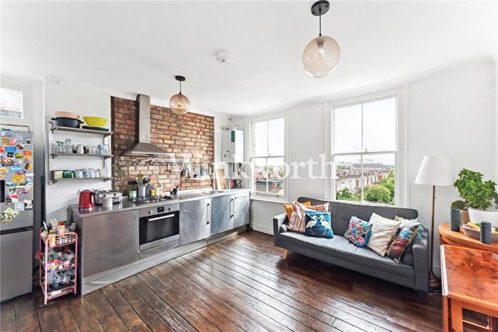 2 Bedroom Apartment For Sale In Grand Parade, Green Lanes, London, N4