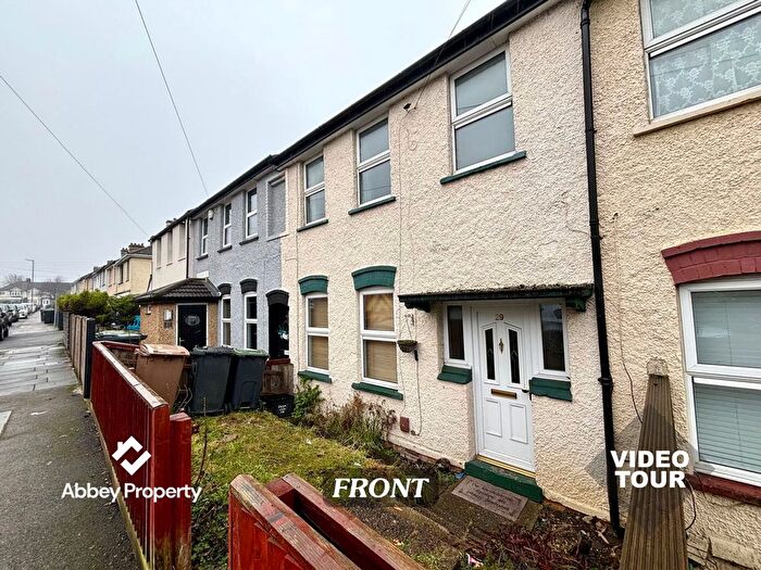 4 Bedroom Terraced House To Rent In Whitecroft Road, Luton, LU2