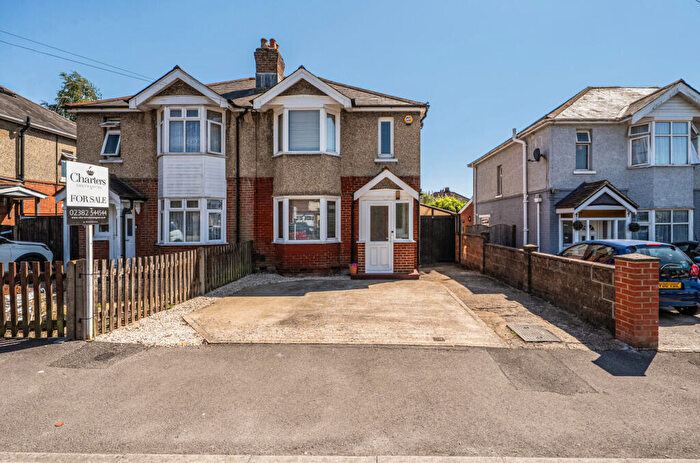 3 Bedroom Semi-Detached House For Sale In Stanton Road, Regents Park, Southampton, Hampshire, SO15