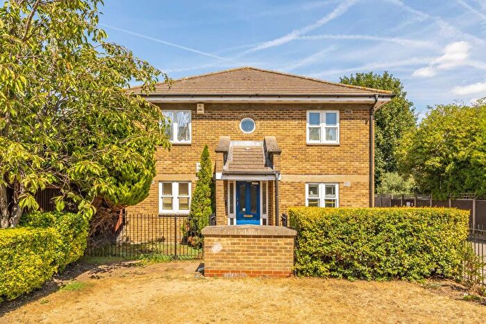 1 Bedroom Flat To Rent In Kingswood Terrace, Chiswick, W4