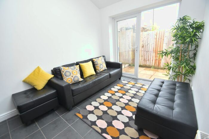 5 Bedroom End Of Terrace House To Rent In Flora Street, Cathays, Cardiff, CF24