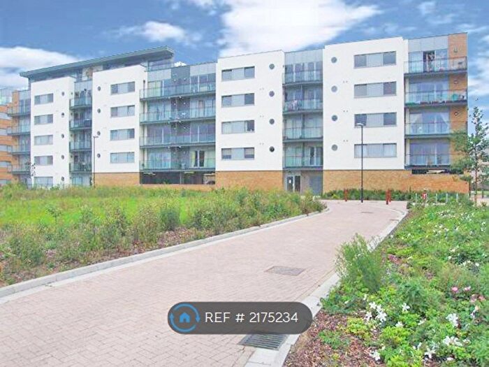 2 Bedroom Flat To Rent In West Thamesmead, London, SE28