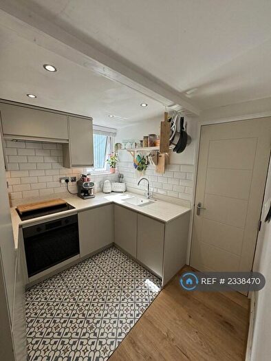 1 Bedroom Flat To Rent In Hillside, Bristol, BS8