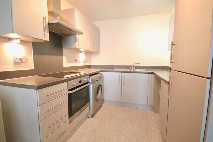 2 Bedroom Flat To Rent In Vista Apartments, Fratton Way, Southsea, PO4