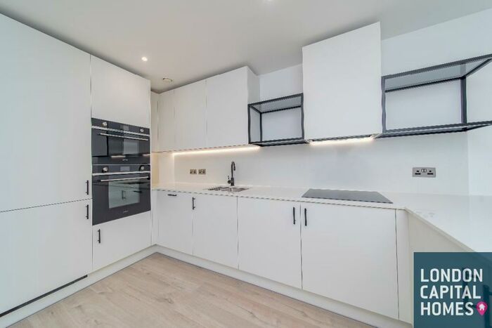 2 Bedroom Apartment To Rent In Two Bedroom Apartment In Willowbrook House At Woodberry Down, London, N4