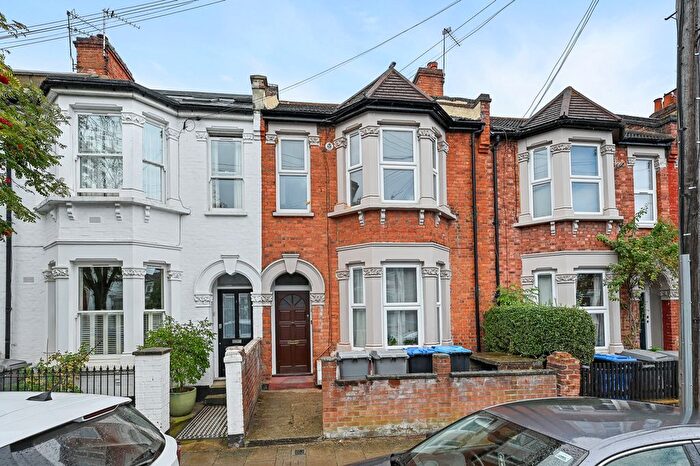 2 Bedroom Flat To Rent In Howard Road, London, NW2