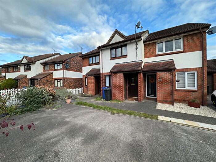 2 Bedroom Terraced House For Sale In Gabion Avenue, Purfleet, RM19
