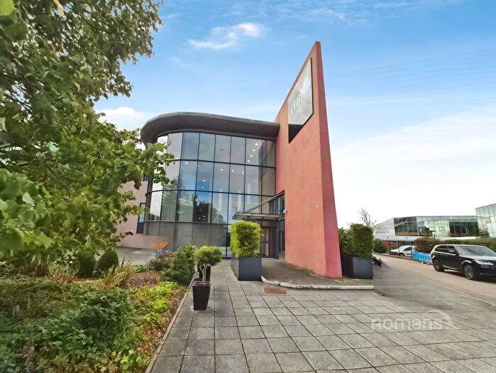1 Bedroom Flat To Rent In Bath Road, Slough, Berkshire, SL1