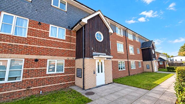 1 Bedroom Apartment For Sale In Wenham Place, Hertfordshire, AL10