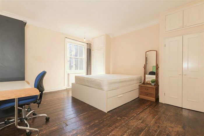 2 Bedroom Flat To Rent In Earls Court Road, Kensington, London, SW5