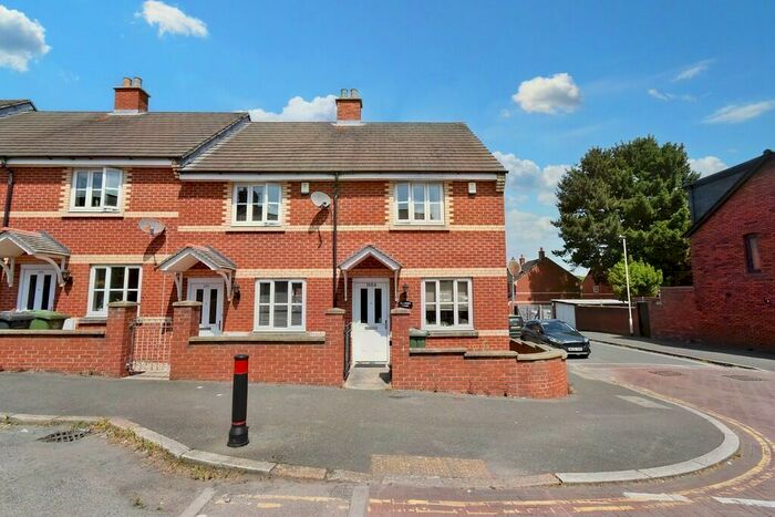 2 Bedroom End Of Terrace House To Rent In Monks Road, Exeter, EX4