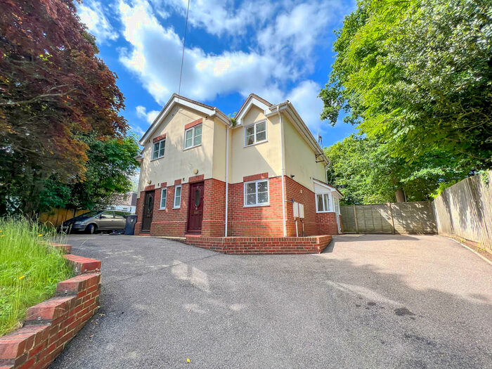 3 Bedroom Semi-Detached House To Rent In Queensway, East Grinstead, RH19