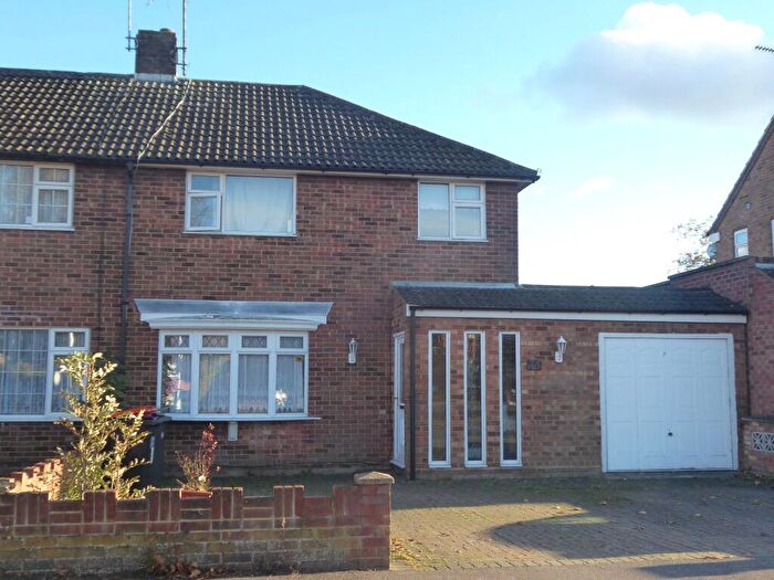 3 Bedroom Semi Detached House To Rent In Katherine Drive, Dunstable, LU5